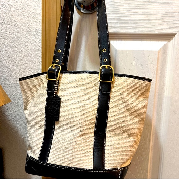 Coach Handbags - Coach Medium Tote